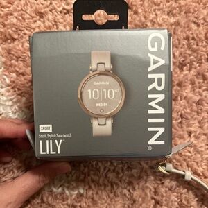 Garmin - Lily Sport Smartwatch 34mm Fiber-Reinforced Polymer - Rose Gold
